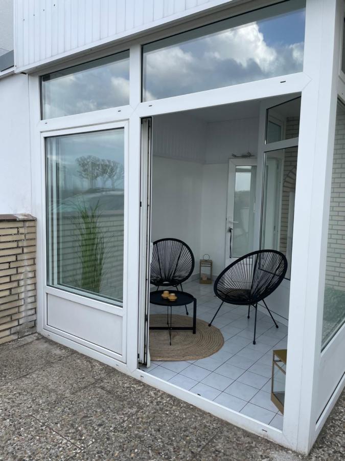 Juna Laboe Buitenkant foto